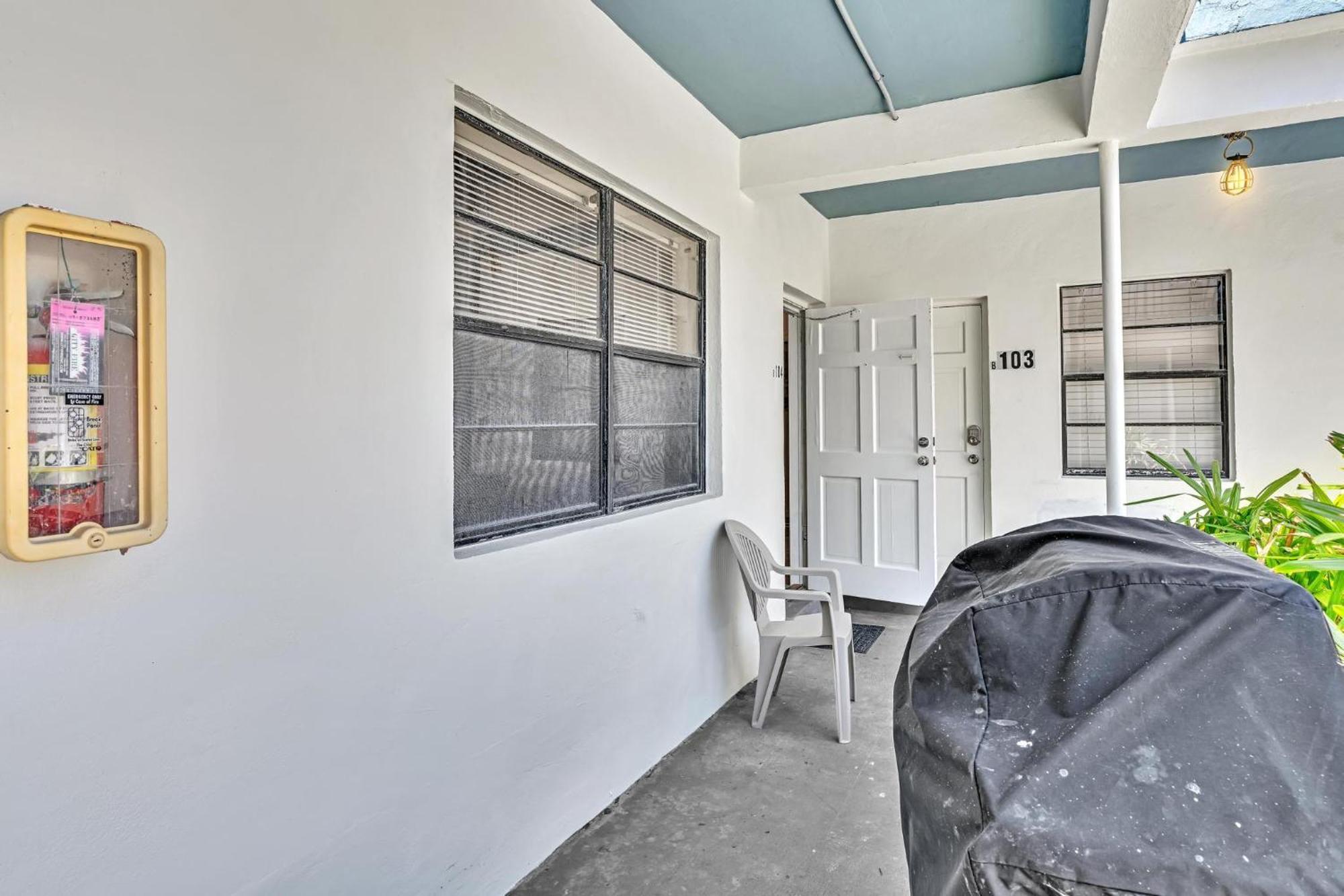 Apartment Beachfront & Pool Access Unit W 2 Queen Beds Hollywood