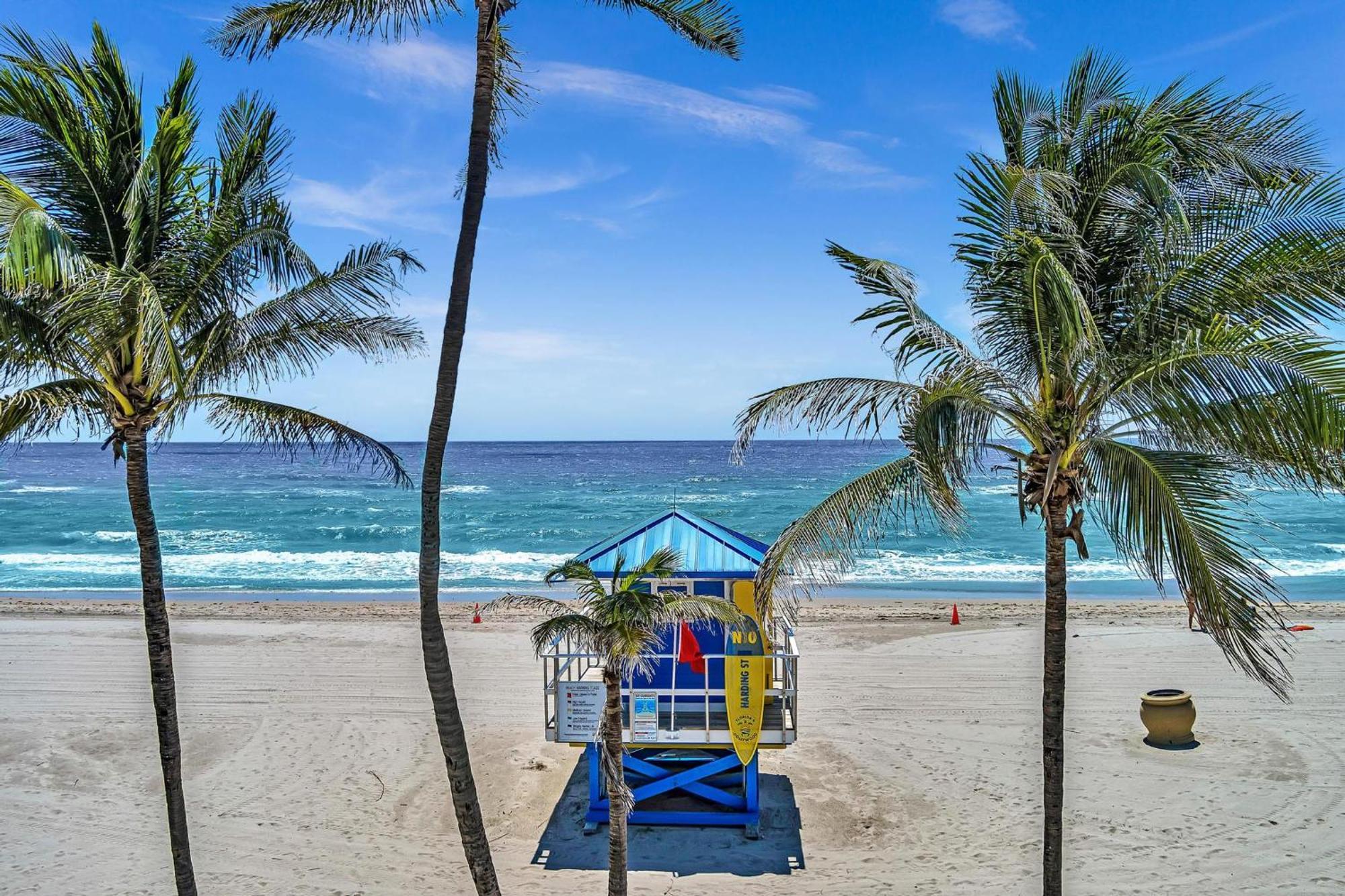 Beachfront & Pool Access Unit W 2 Queen Beds Apartment Hollywood