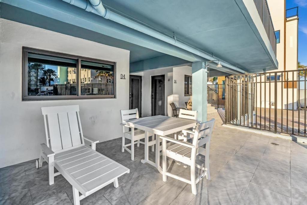Apartment Beachfront & Pool Access Unit W 2 Queen Beds *